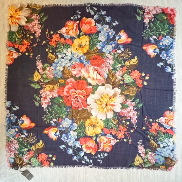 GUCCI Wool Josephine Floral Shawl Blue Multicolor New with Tags and Dust Bag - Picture 1 of 11